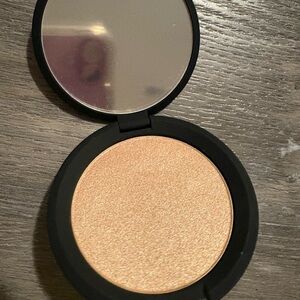 Luminous Glow Gold Highlighter